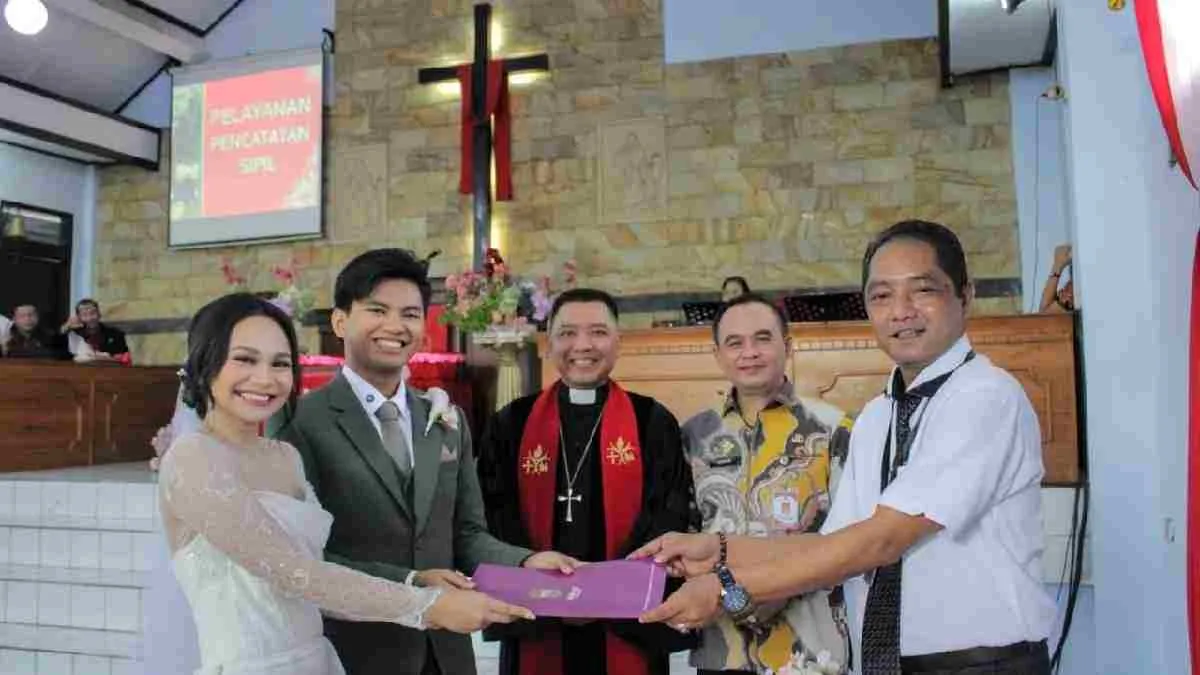 Mengapa Pakiran Gereja Jadi
